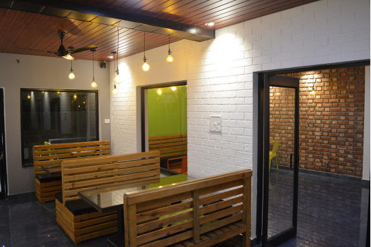 Startup Cafe & The Lounge Bar